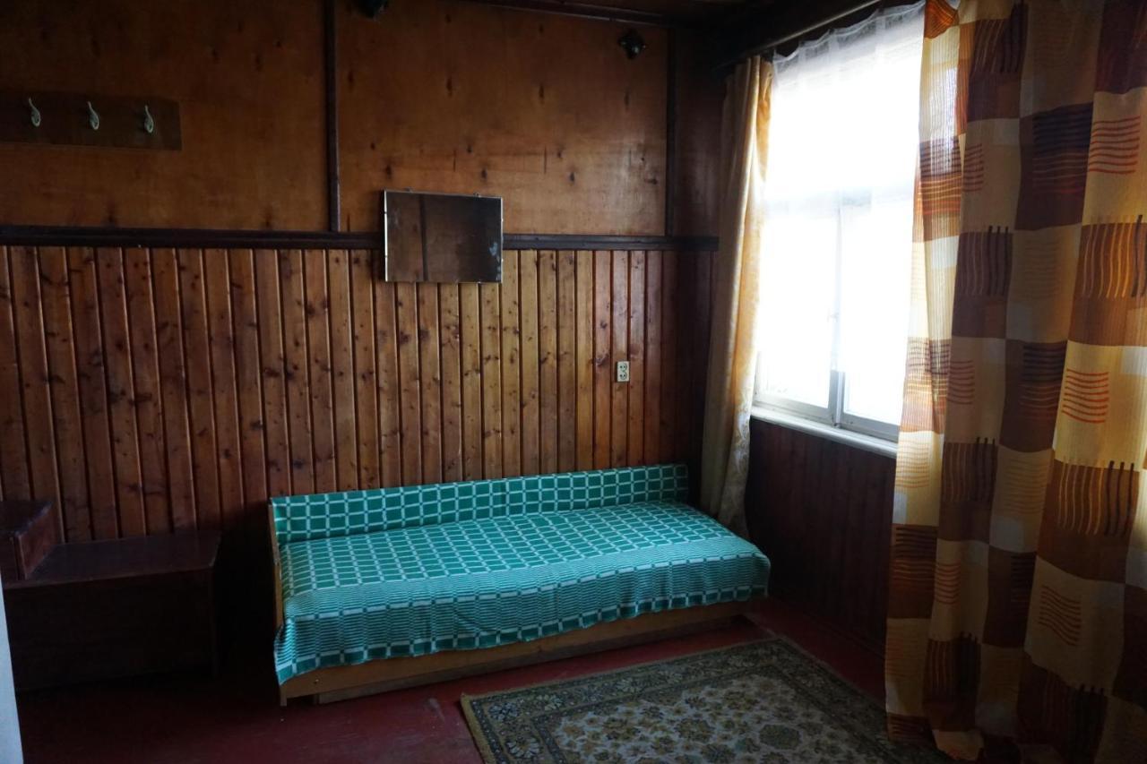 Pilskalnu Hostelis Kuldīga Extérieur photo
