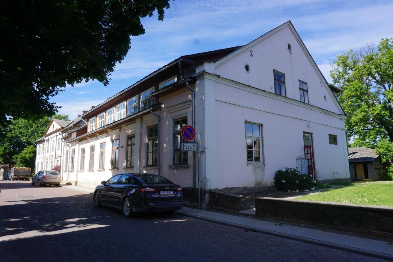 Pilskalnu Hostelis Kuldīga Extérieur photo
